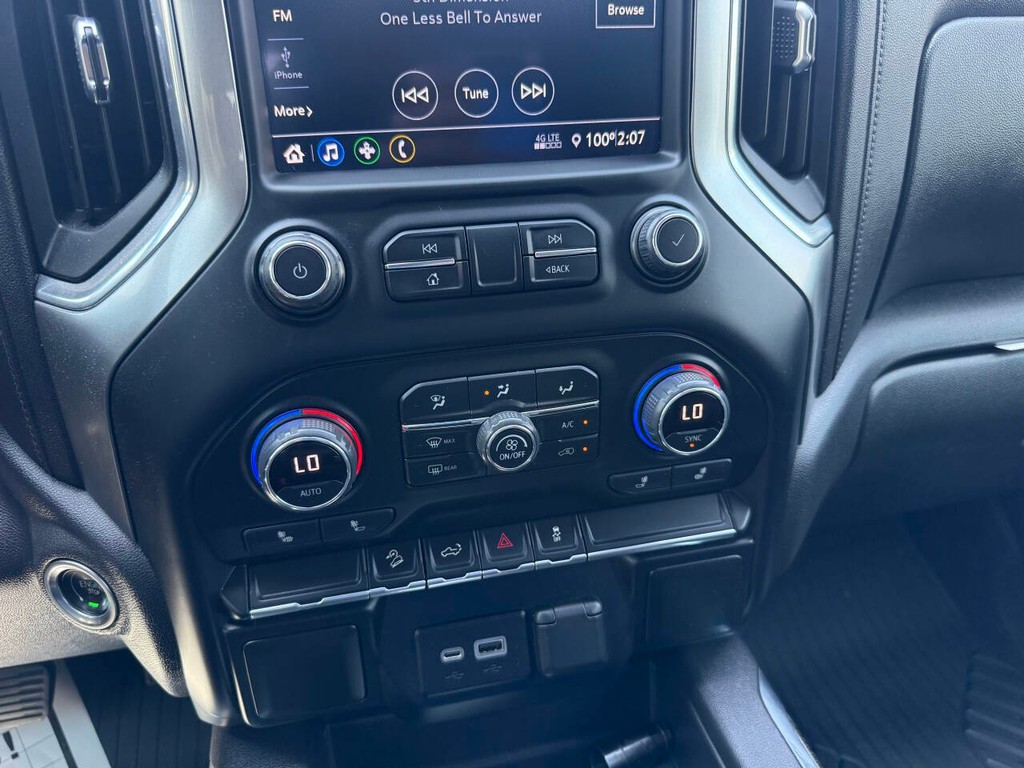 Chevrolet Silverado 1500 Vehicle Full-screen Gallery Image 28