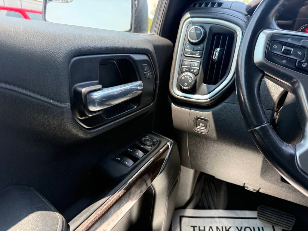 Chevrolet Silverado 1500 Vehicle Full-screen Gallery Image 31