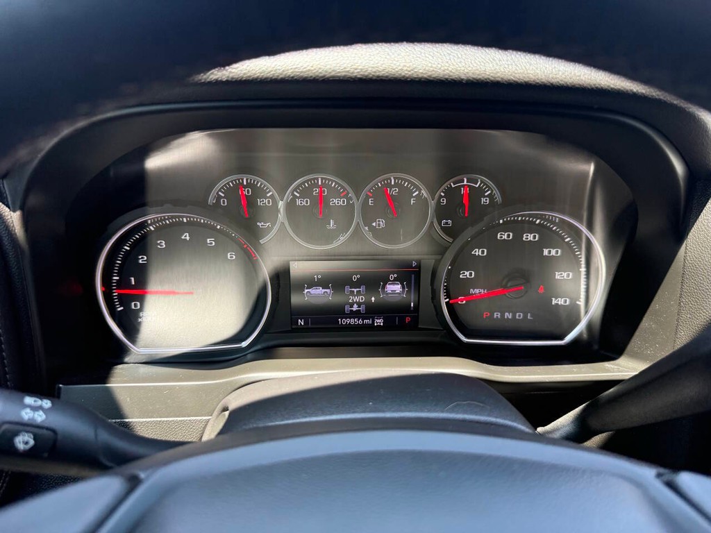 Chevrolet Silverado 1500 Vehicle Full-screen Gallery Image 32