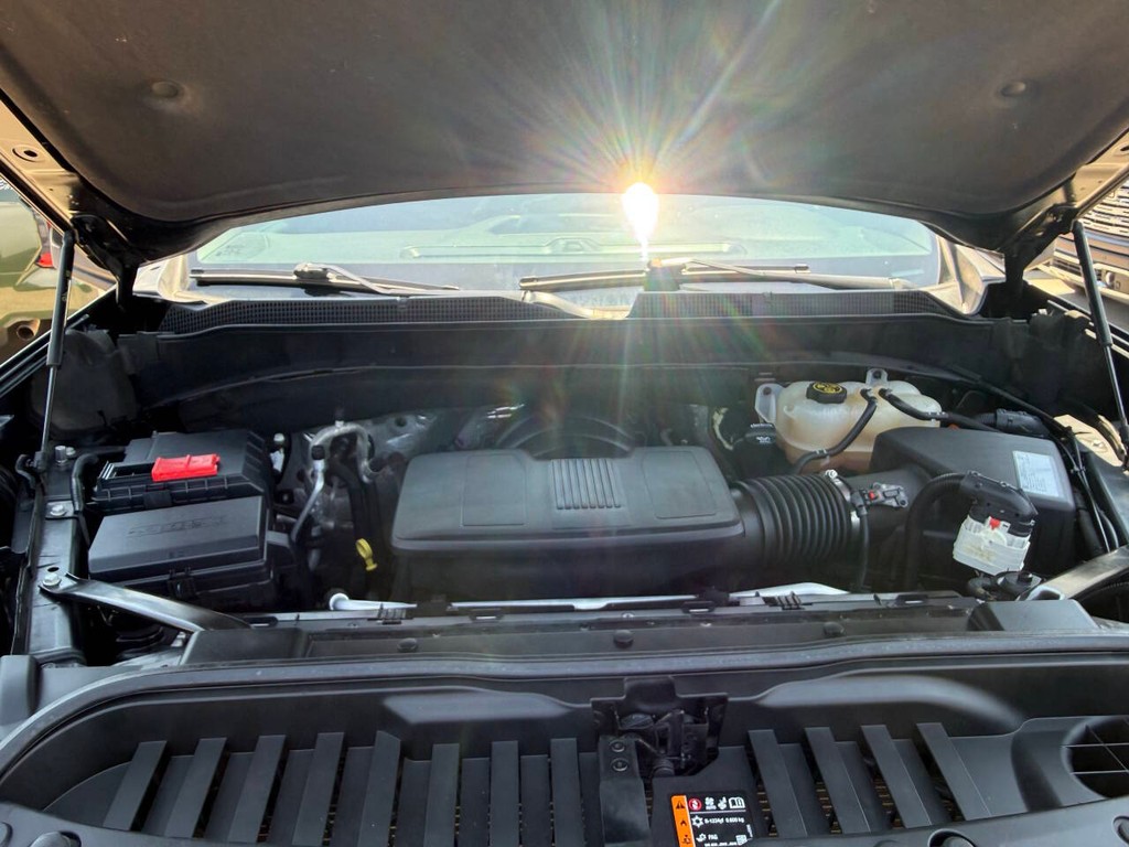 Chevrolet Silverado 1500 Vehicle Full-screen Gallery Image 35