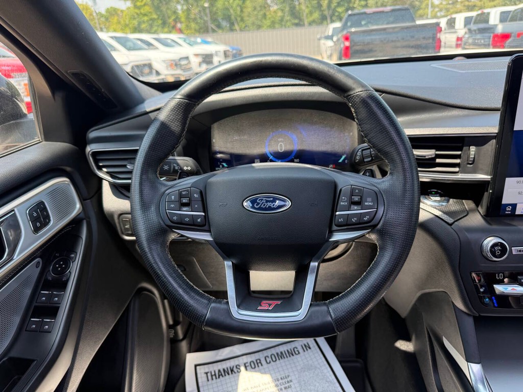 Ford Explorer Vehicle Full-screen Gallery Image 27