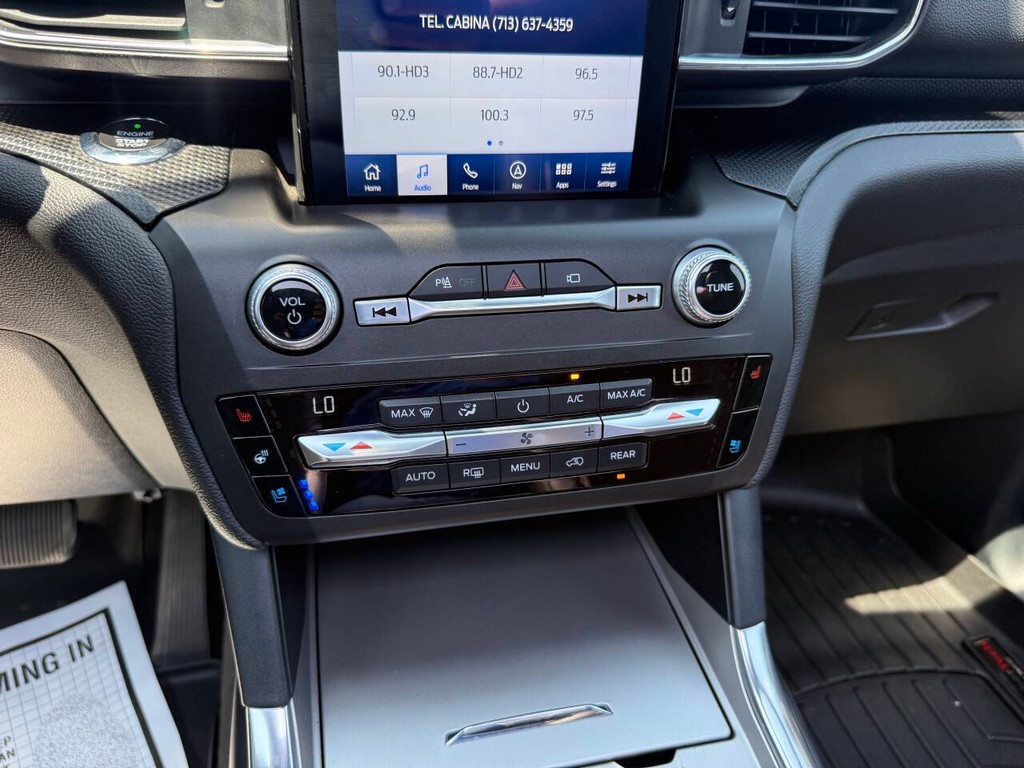 Ford Explorer Vehicle Full-screen Gallery Image 30