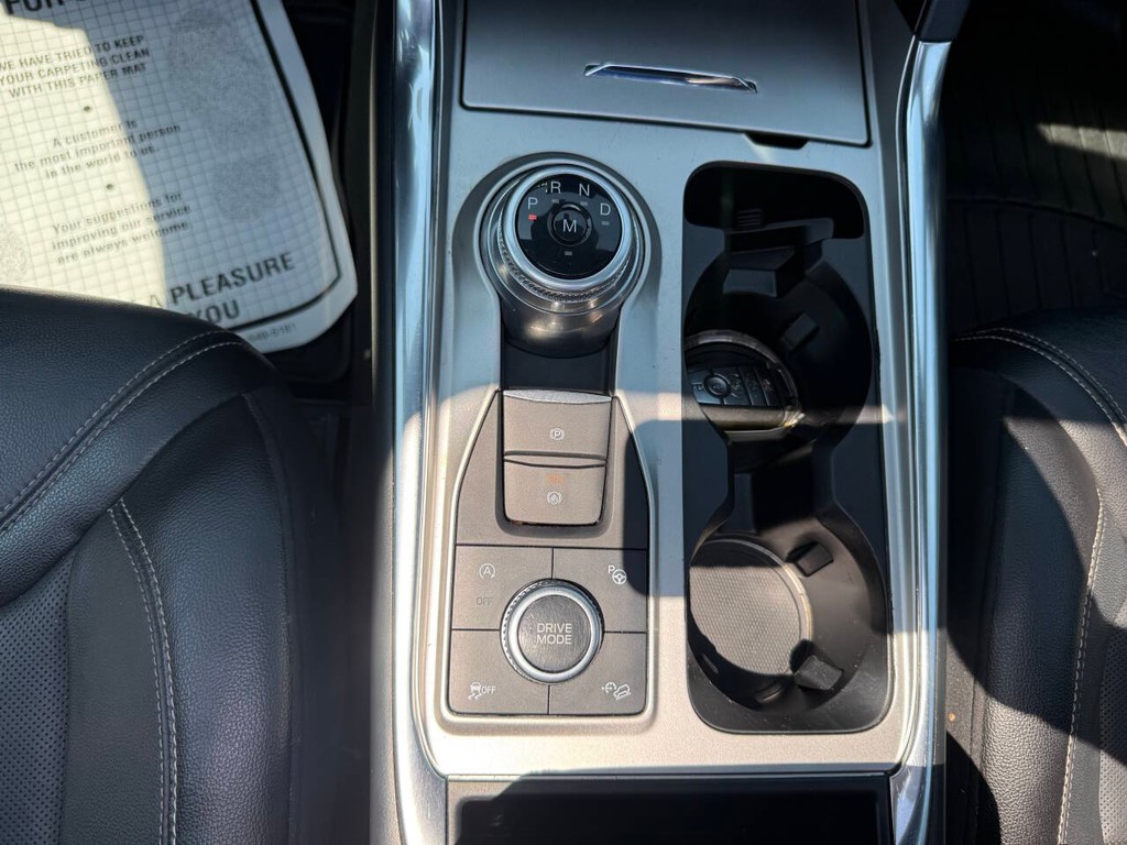 Ford Explorer Vehicle Full-screen Gallery Image 34