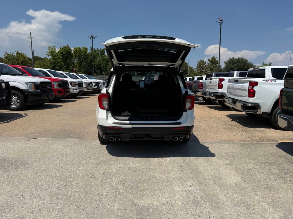 Ford Explorer Vehicle Full-screen Gallery Image 44