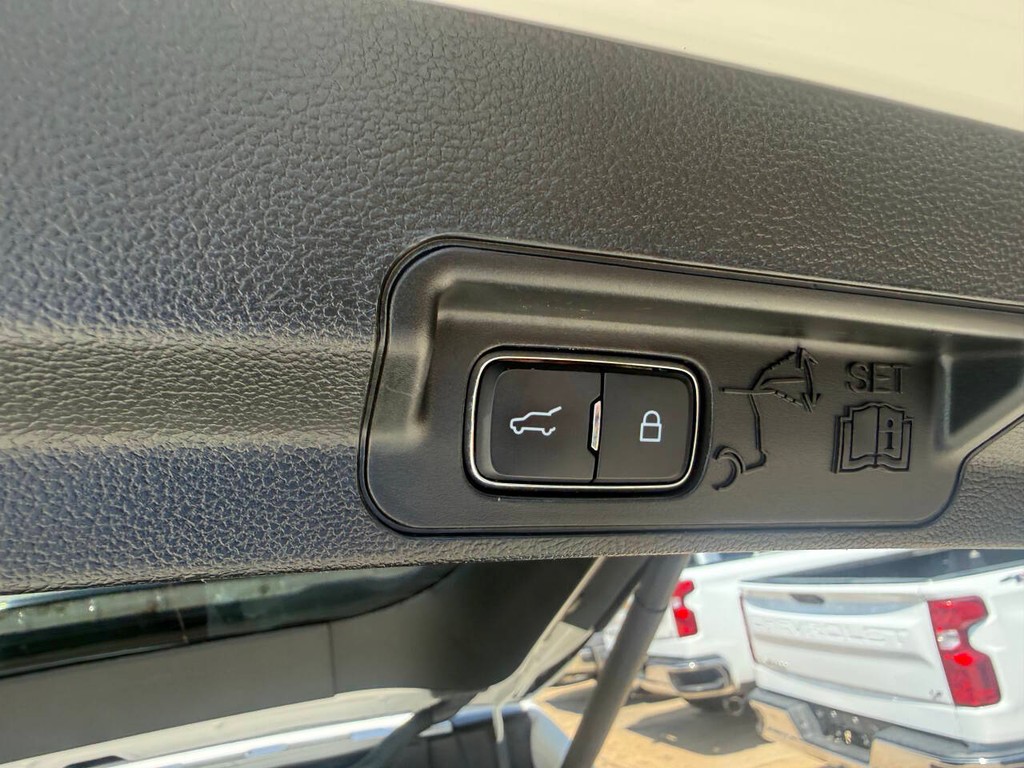Ford Explorer Vehicle Full-screen Gallery Image 45