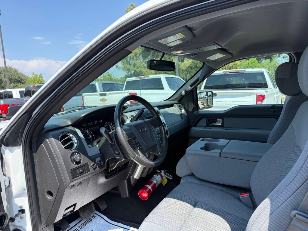 Ford F-150 Vehicle Full-screen Gallery Image 06