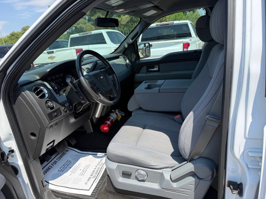 Ford F-150 Vehicle Full-screen Gallery Image 07