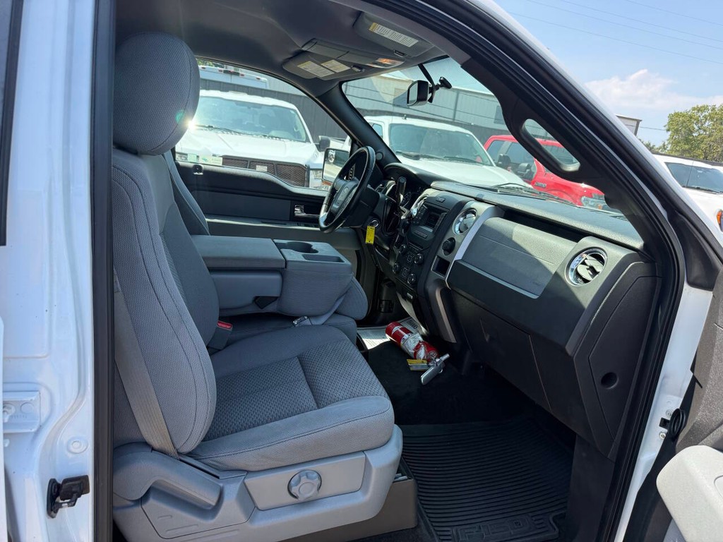 Ford F-150 Vehicle Full-screen Gallery Image 10