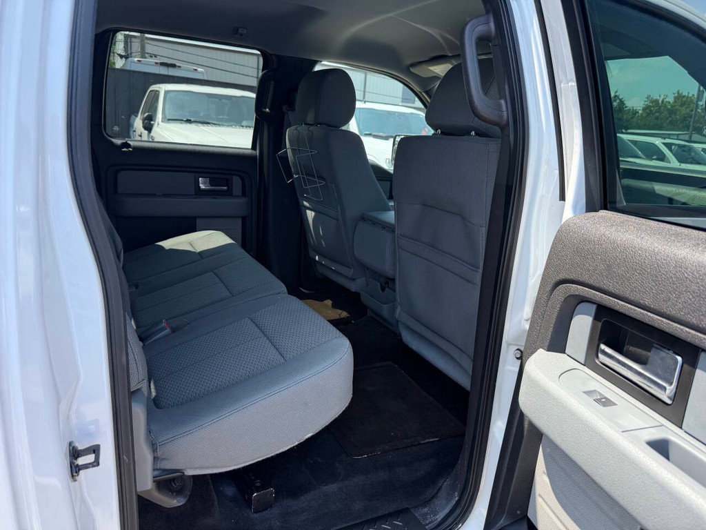 Ford F-150 Vehicle Full-screen Gallery Image 15