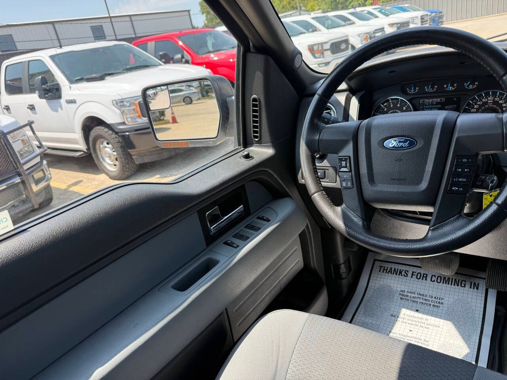 Ford F-150 Vehicle Full-screen Gallery Image 19
