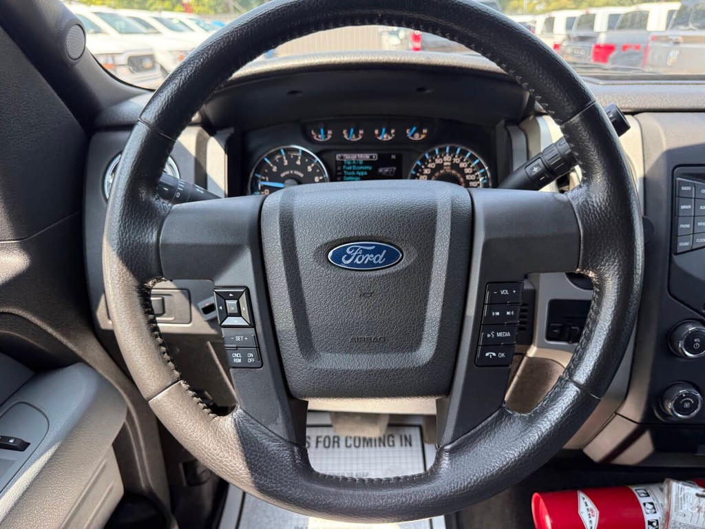 Ford F-150 Vehicle Full-screen Gallery Image 23
