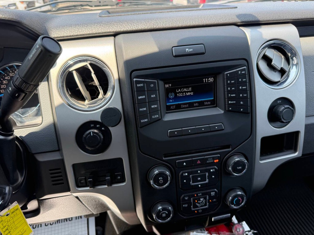 Ford F-150 Vehicle Full-screen Gallery Image 26
