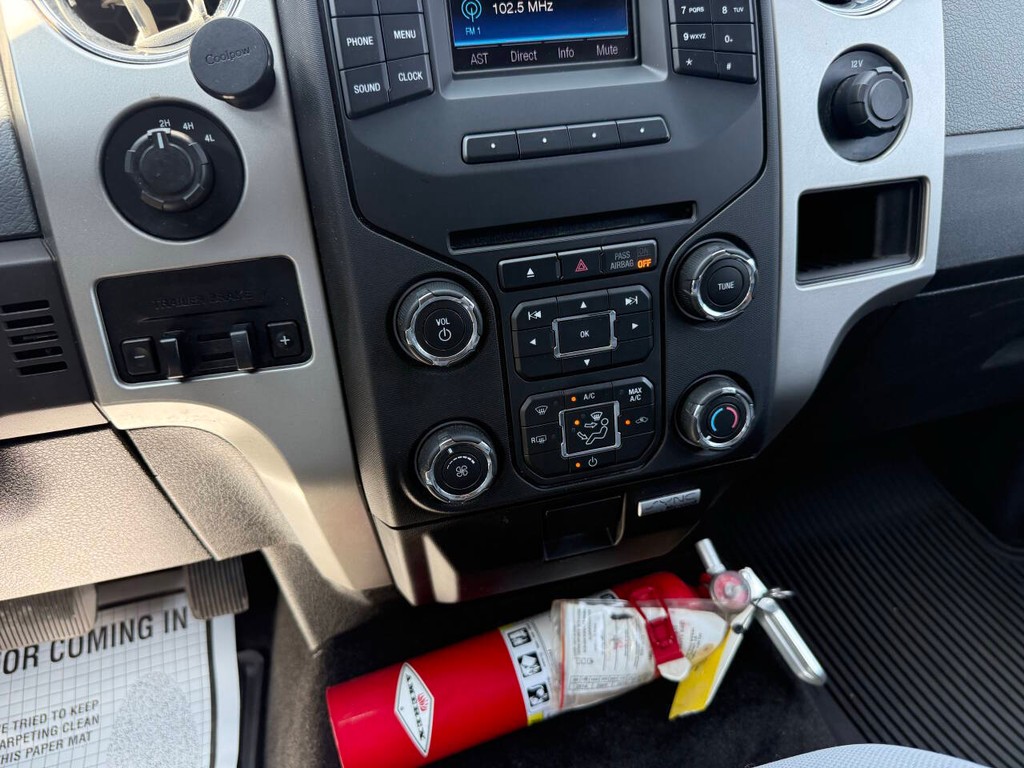 Ford F-150 Vehicle Full-screen Gallery Image 28