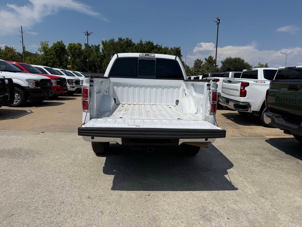 Ford F-150 Vehicle Full-screen Gallery Image 37