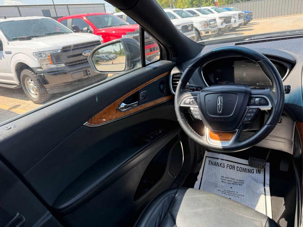 Lincoln Nautilus Vehicle Full-screen Gallery Image 19