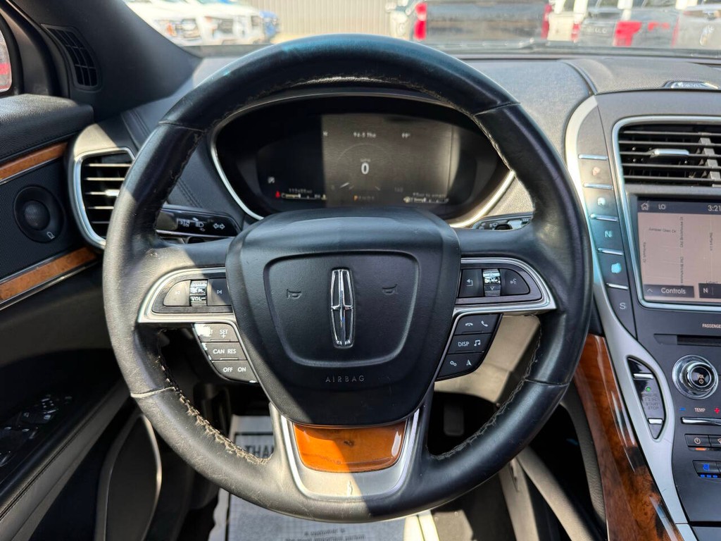 Lincoln Nautilus Vehicle Full-screen Gallery Image 23