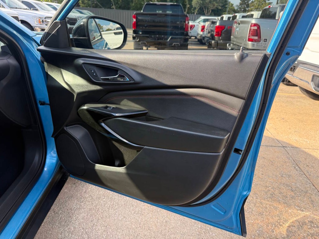 Chevrolet Trax Vehicle Full-screen Gallery Image 11
