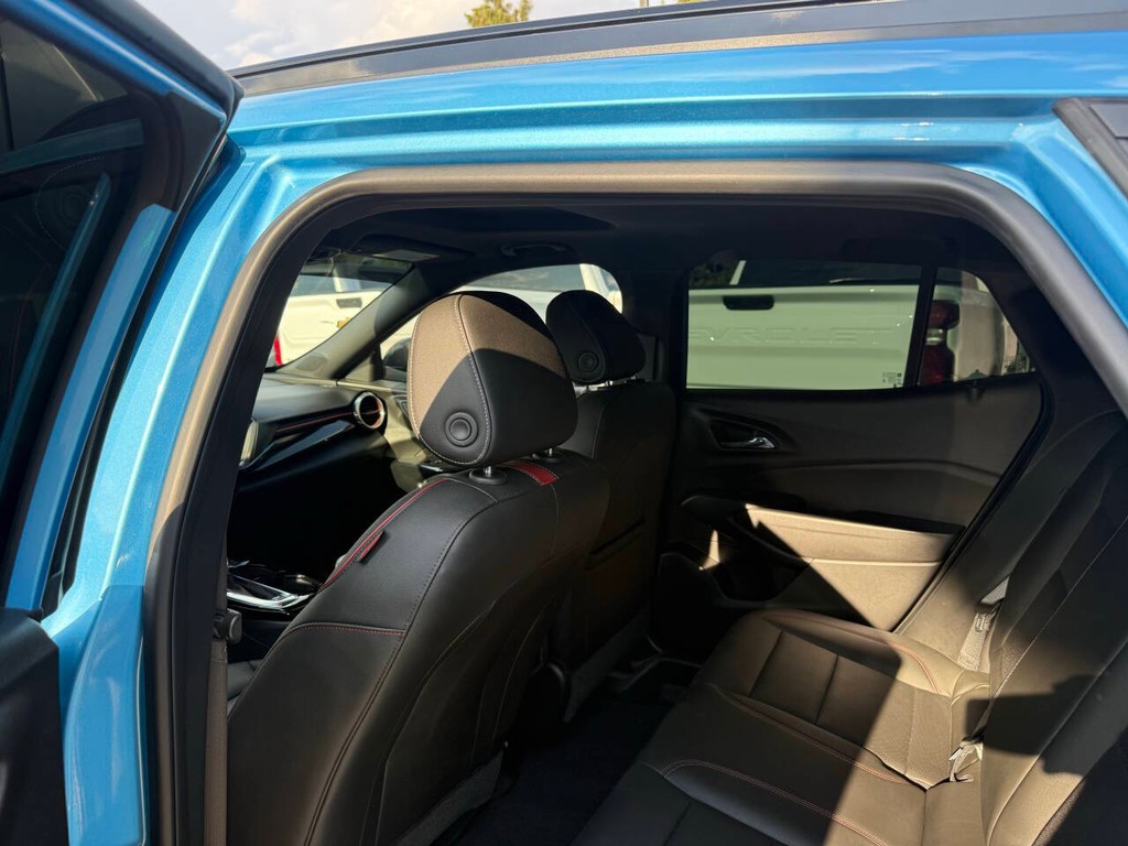 Chevrolet Trax Vehicle Full-screen Gallery Image 12