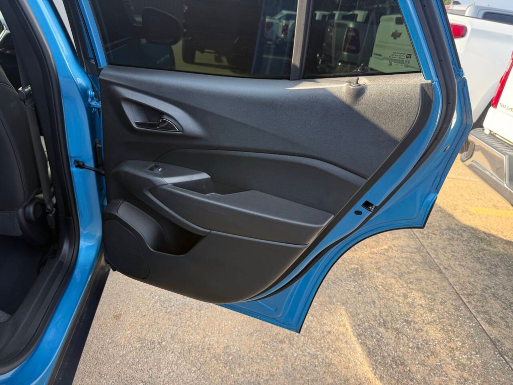 Chevrolet Trax Vehicle Full-screen Gallery Image 16