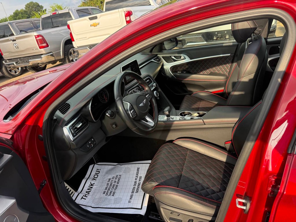 Genesis G70 Vehicle Full-screen Gallery Image 07