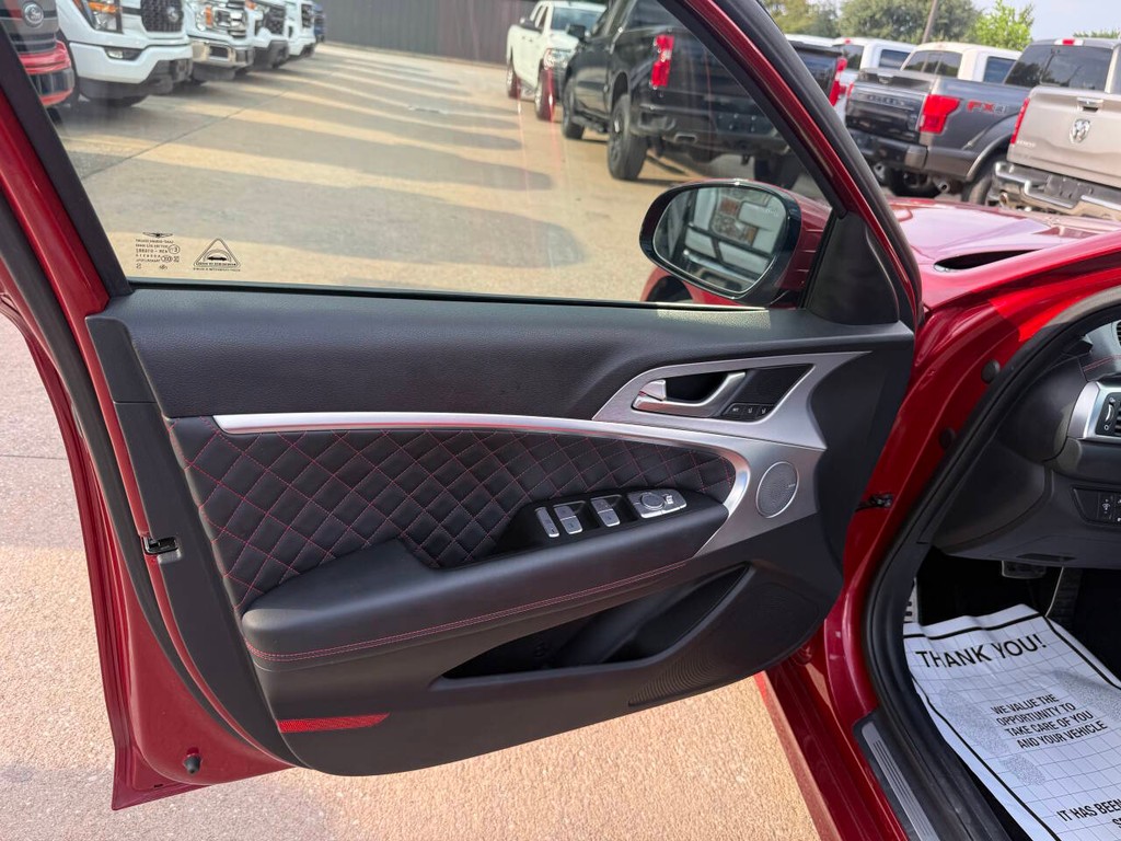 Genesis G70 Vehicle Full-screen Gallery Image 08