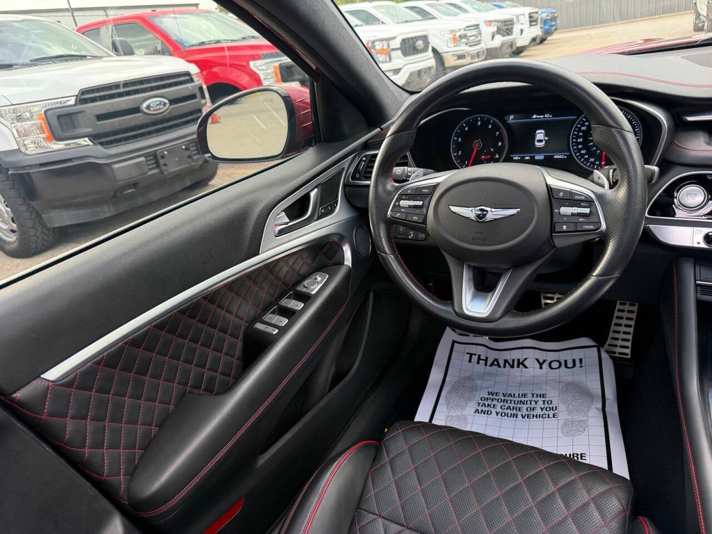 Genesis G70 Vehicle Full-screen Gallery Image 19