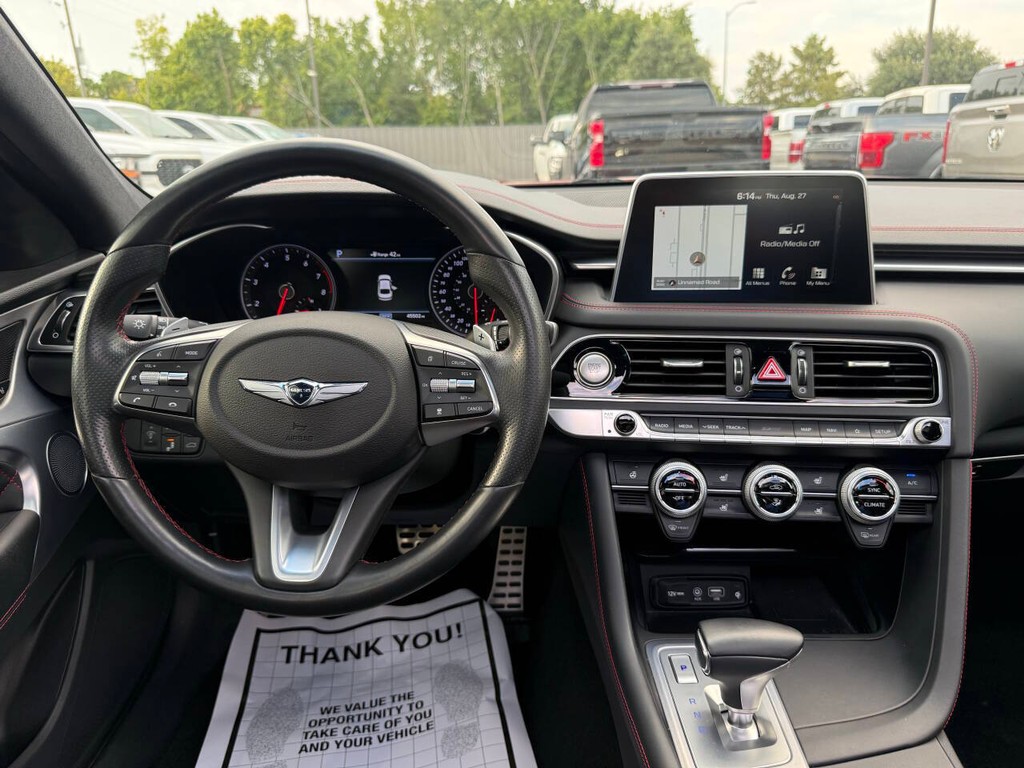Genesis G70 Vehicle Full-screen Gallery Image 21