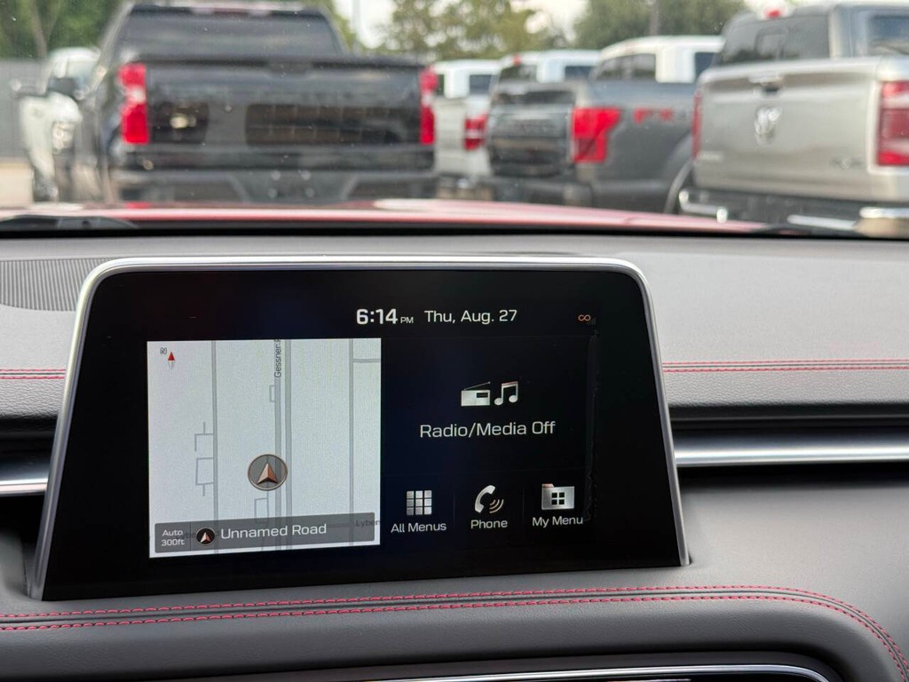 Genesis G70 Vehicle Full-screen Gallery Image 25