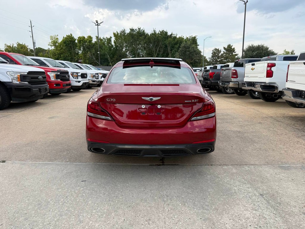 Genesis G70 Vehicle Full-screen Gallery Image 39