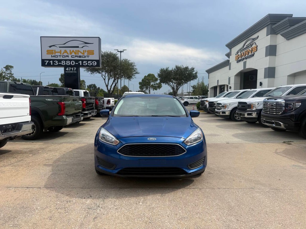 Ford Focus Hatchback Vehicle Full-screen Gallery Image 37