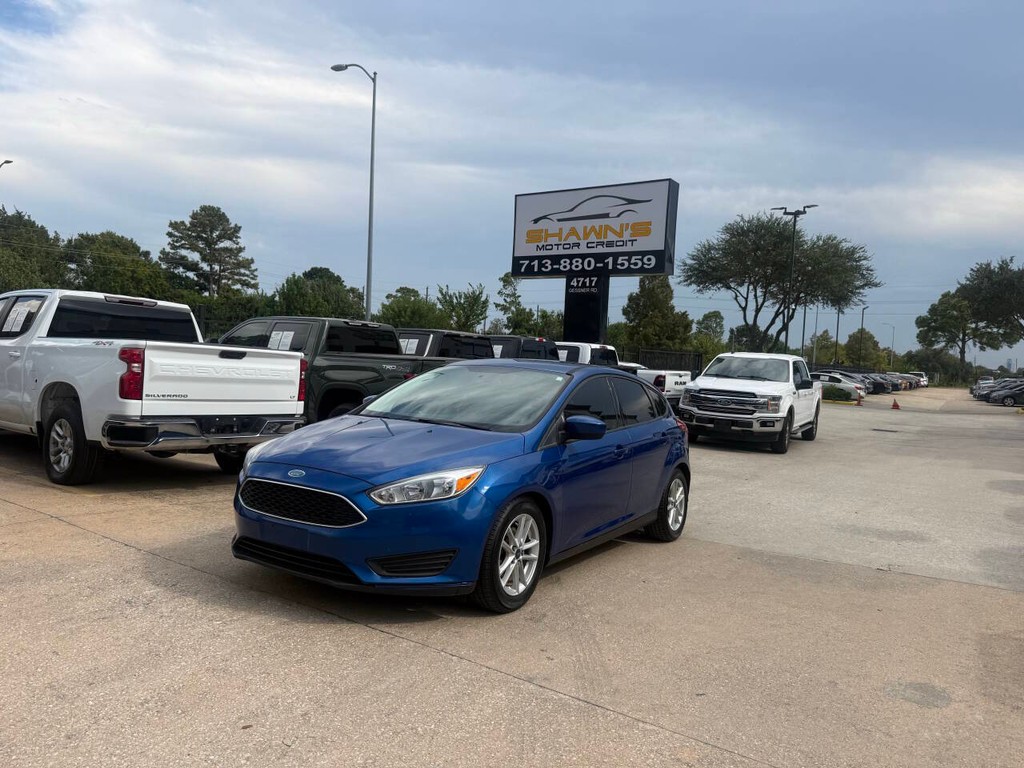 Ford Focus Hatchback Vehicle Full-screen Gallery Image 39
