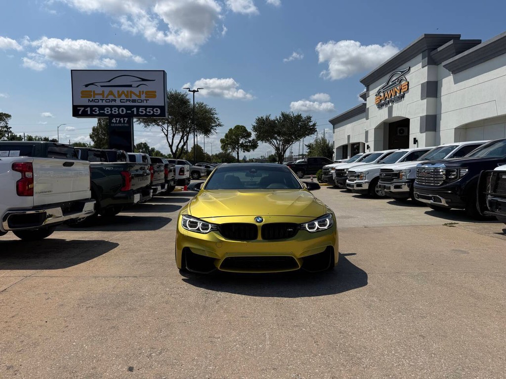 BMW M4 Vehicle Full-screen Gallery Image 33