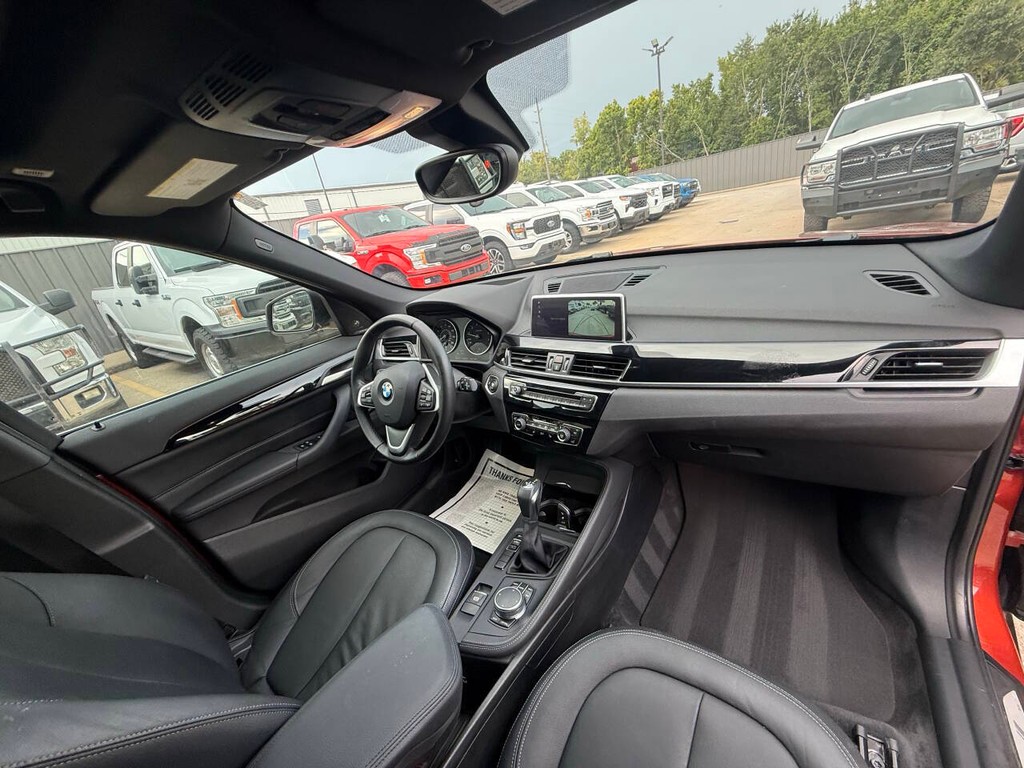 BMW X1 Vehicle Full-screen Gallery Image 18