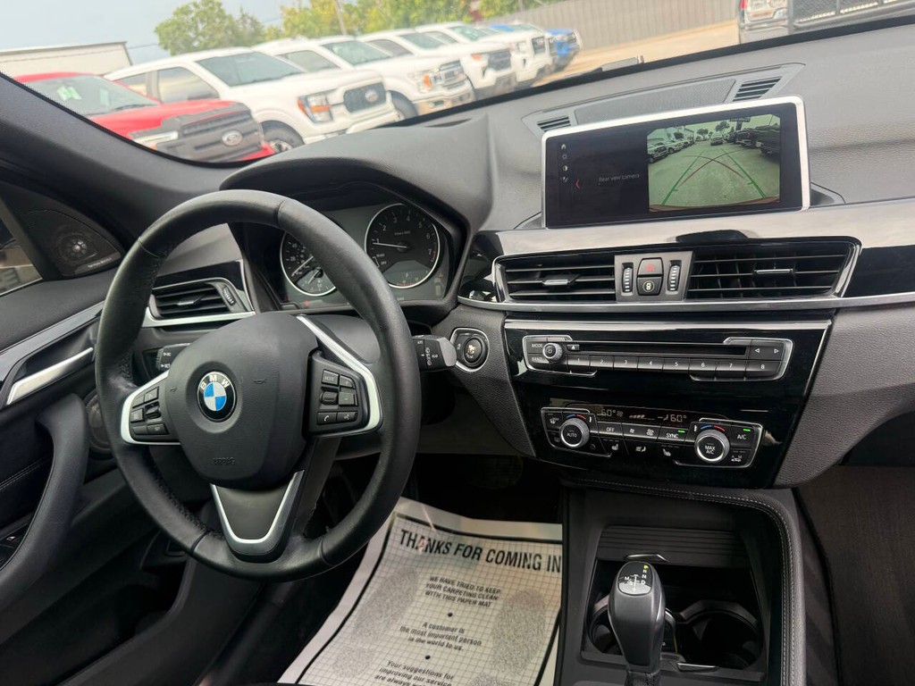 BMW X1 Vehicle Full-screen Gallery Image 19