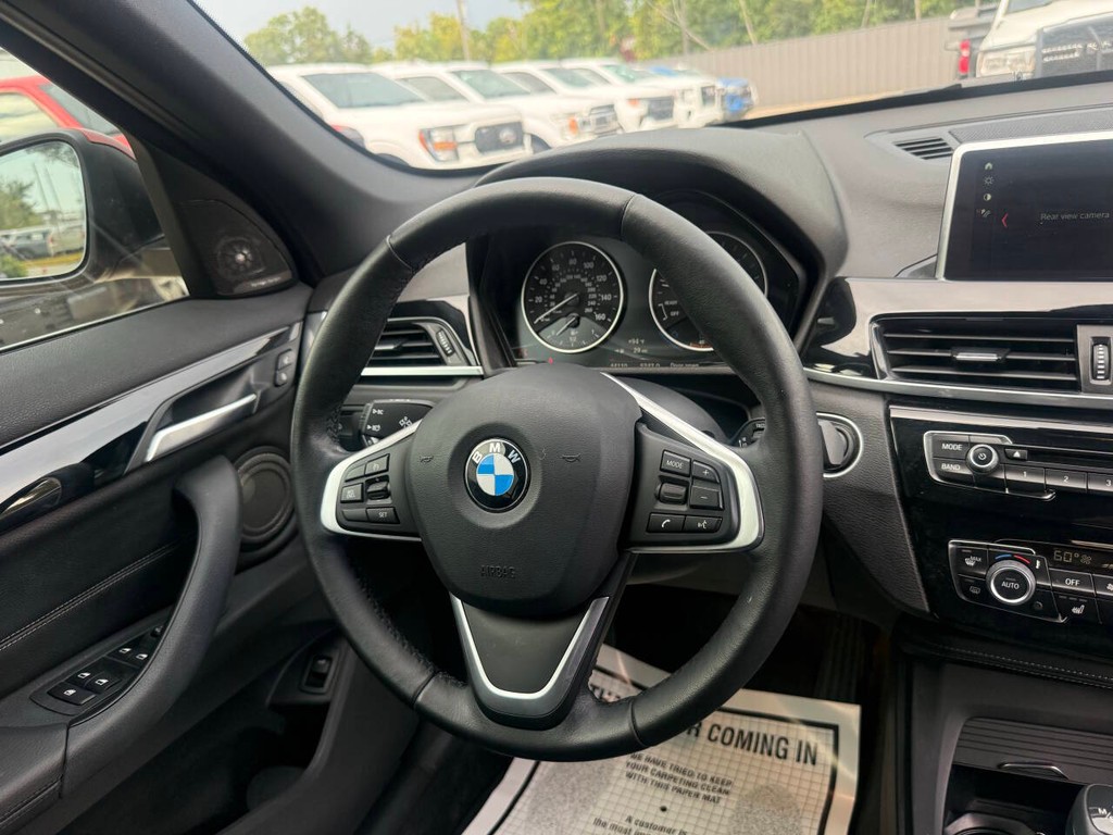 BMW X1 Vehicle Full-screen Gallery Image 20
