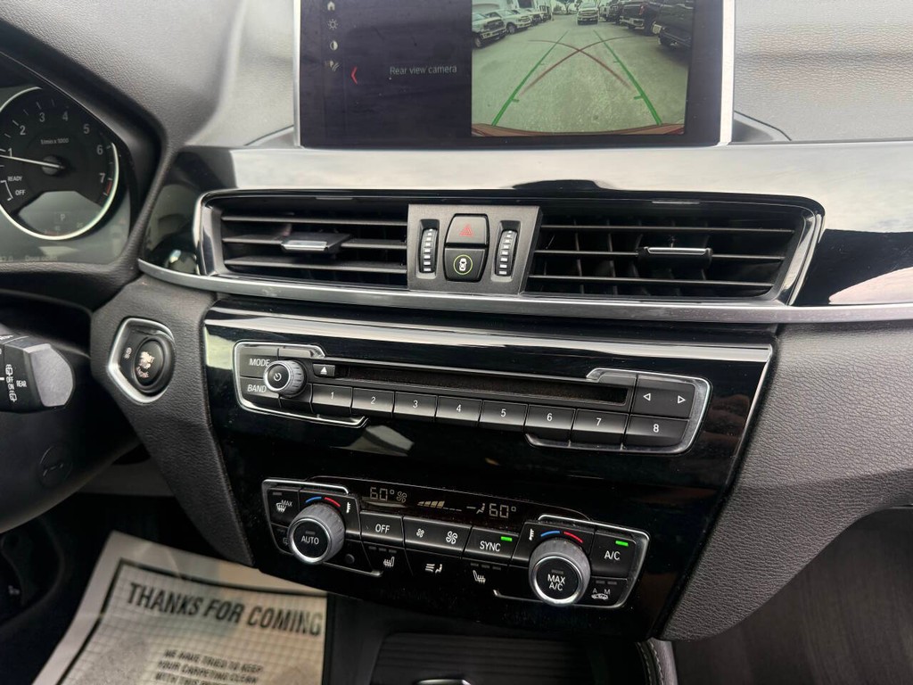 BMW X1 Vehicle Full-screen Gallery Image 25