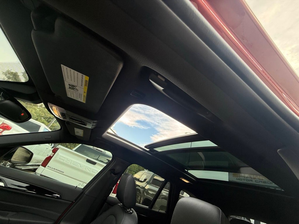 BMW X1 Vehicle Full-screen Gallery Image 29