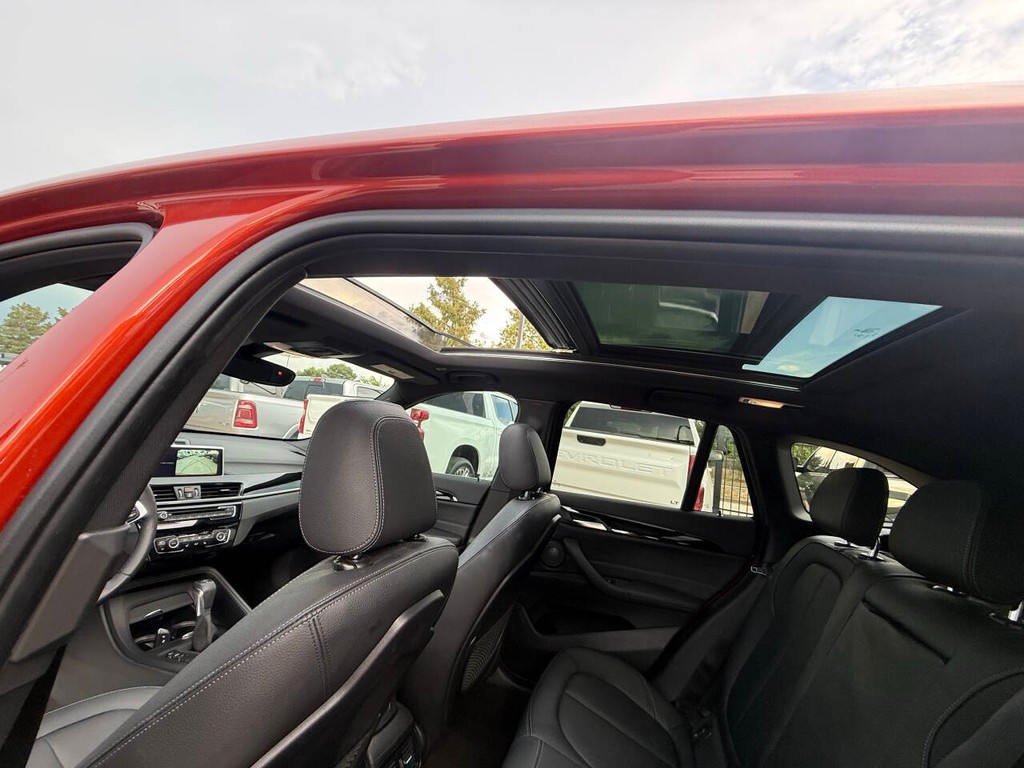 BMW X1 Vehicle Full-screen Gallery Image 30