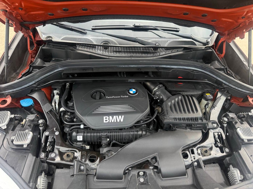 BMW X1 Vehicle Full-screen Gallery Image 34