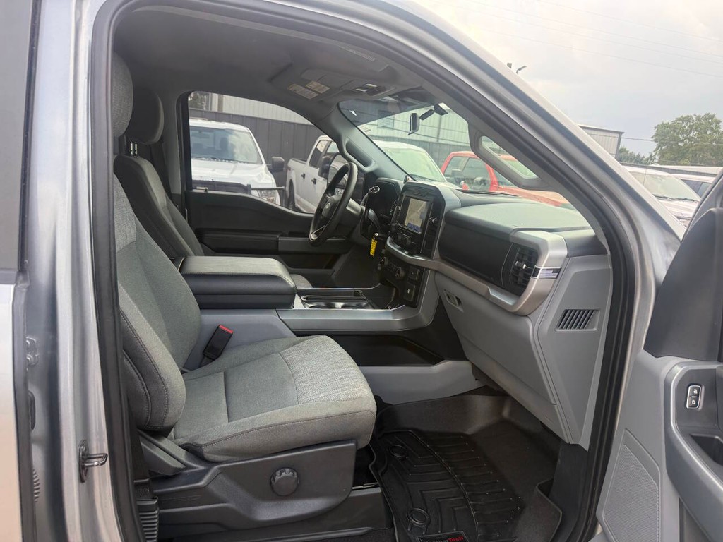 Ford F-150 Vehicle Full-screen Gallery Image 10