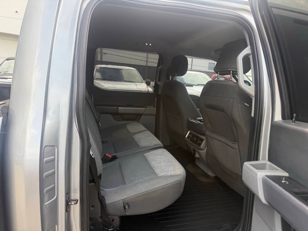 Ford F-150 Vehicle Full-screen Gallery Image 14
