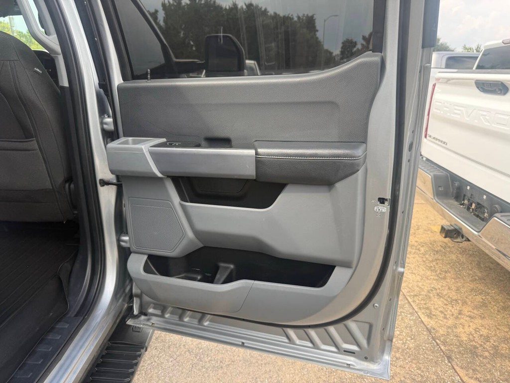 Ford F-150 Vehicle Full-screen Gallery Image 16