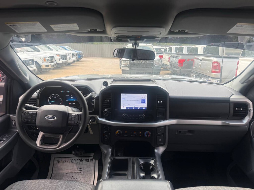 Ford F-150 Vehicle Full-screen Gallery Image 17