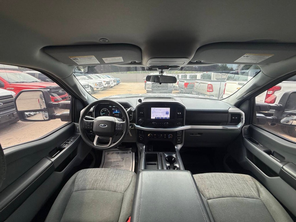 Ford F-150 Vehicle Full-screen Gallery Image 18