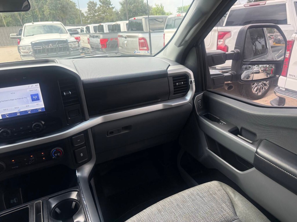Ford F-150 Vehicle Full-screen Gallery Image 20