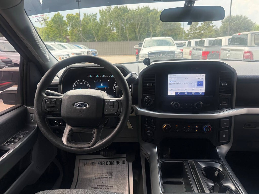 Ford F-150 Vehicle Full-screen Gallery Image 21