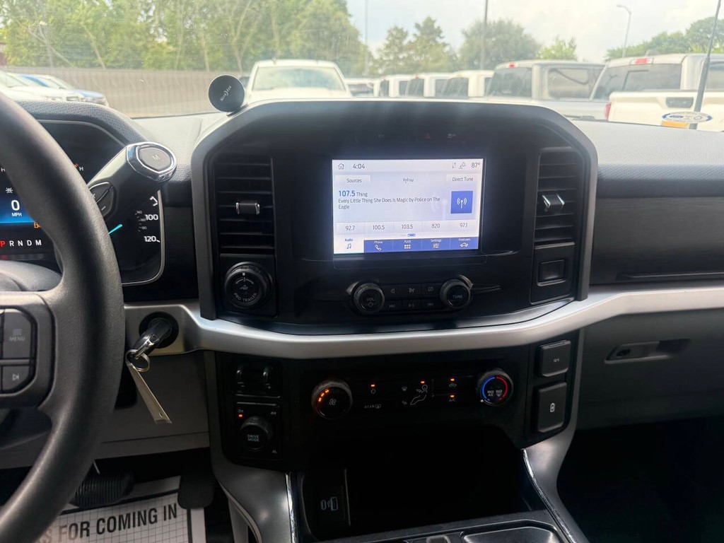 Ford F-150 Vehicle Full-screen Gallery Image 23