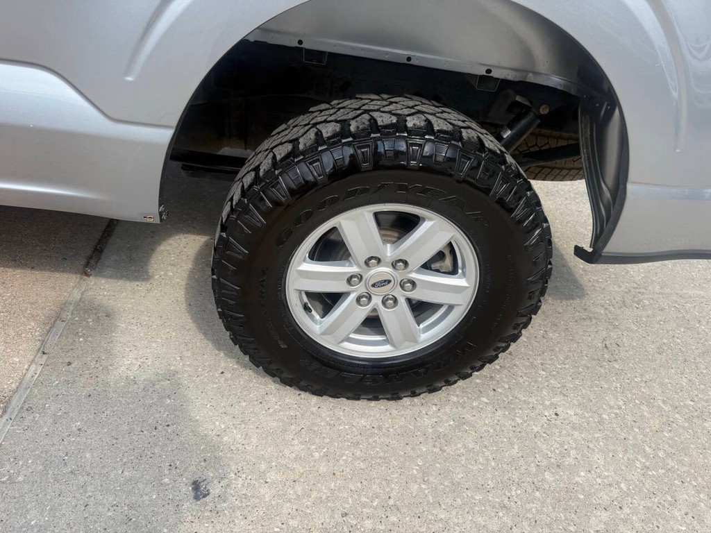 Ford F-150 Vehicle Full-screen Gallery Image 37