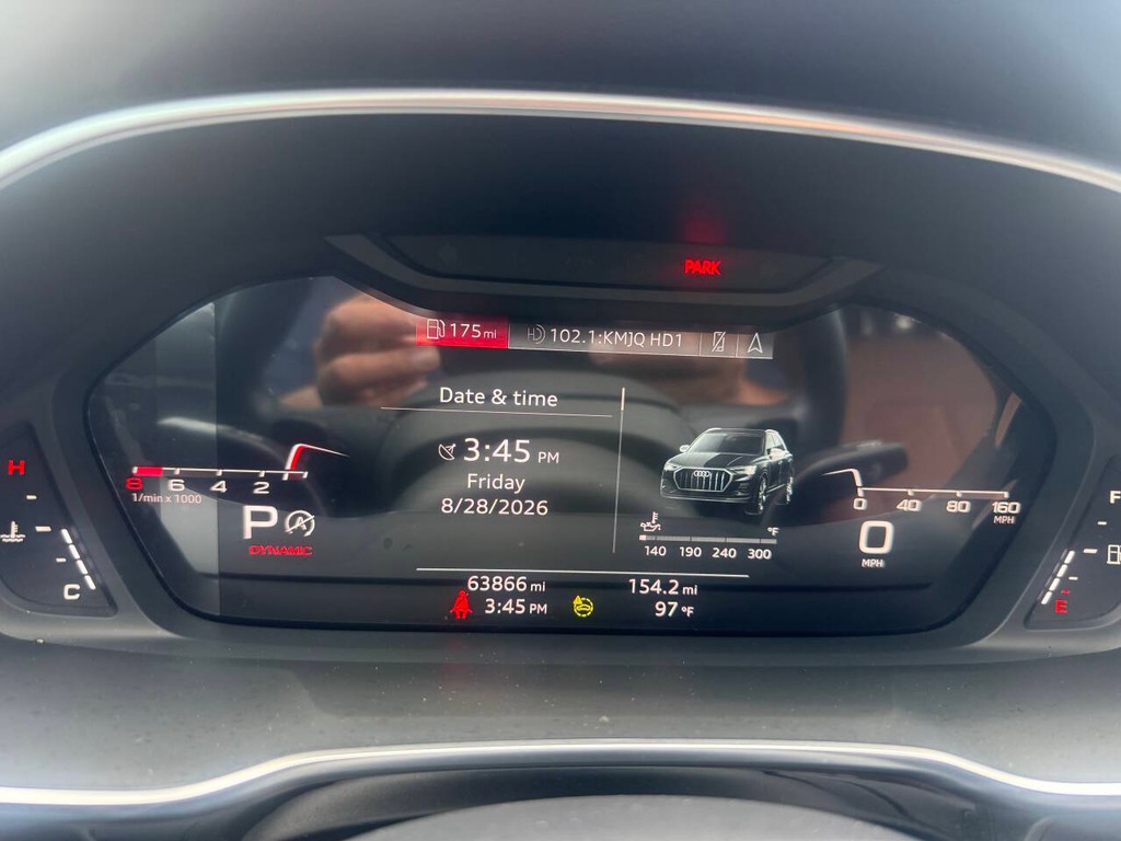 Audi Q3 Vehicle Full-screen Gallery Image 30