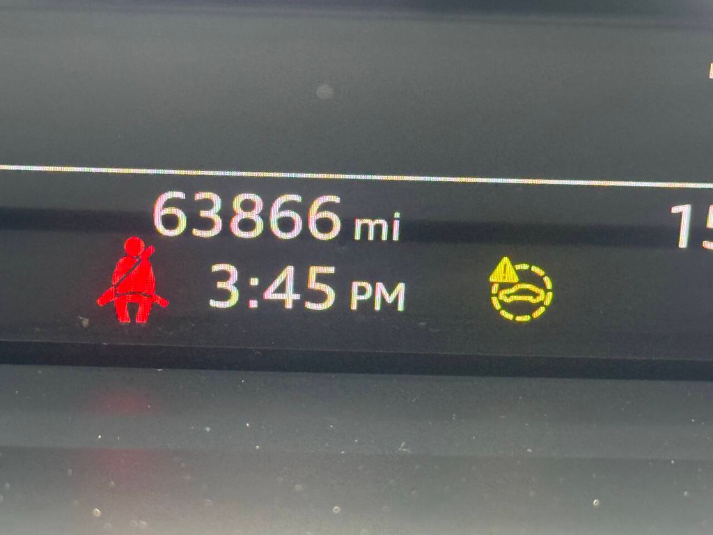 Audi Q3 Vehicle Full-screen Gallery Image 31